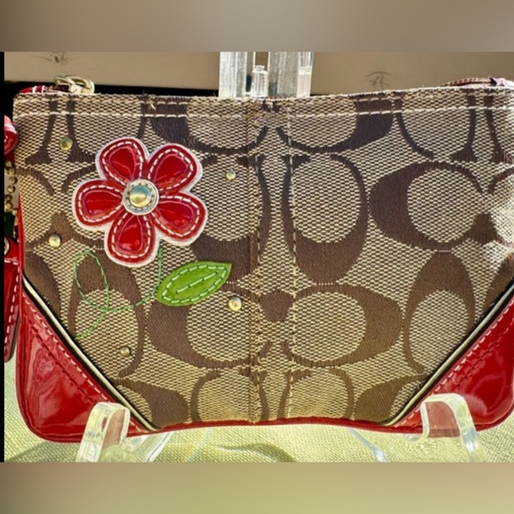 COACH Wristlet Red Flower Monogram Wristlet EUC $139 retail - Picture 2 of 6
